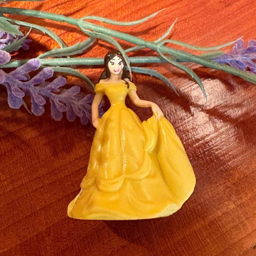 vintage Walt Disney Princess Belle figurine from the late 1980s. - Picture 3 of 5